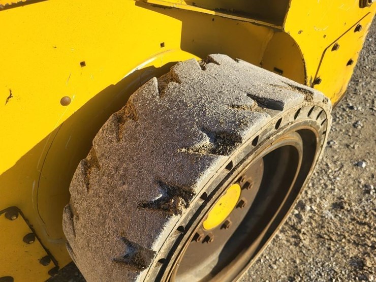 2018-deere-314g-image-16