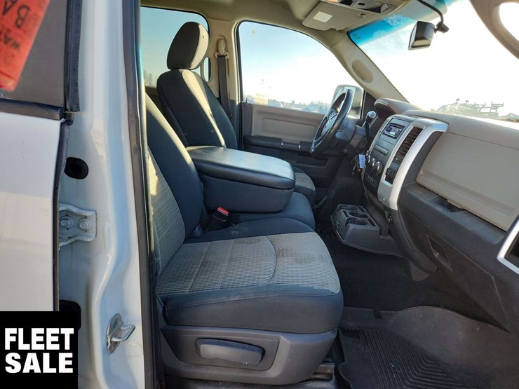 2012-dodge-2500-image-28