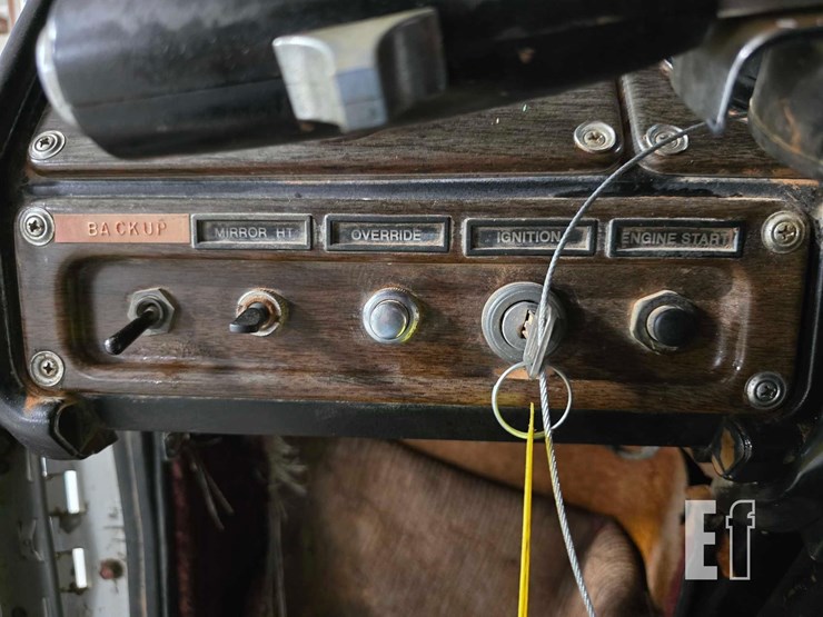 1985-freightliner-6163-image-19