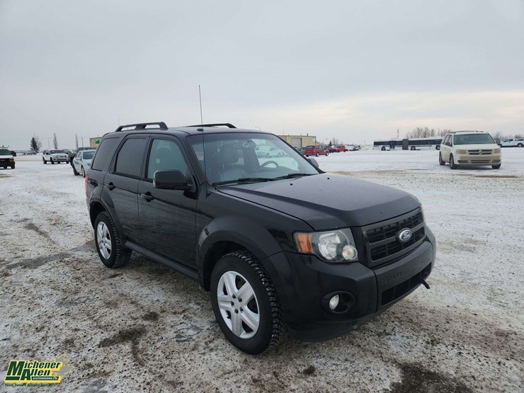 2012-ford-escape-xlt-image-2