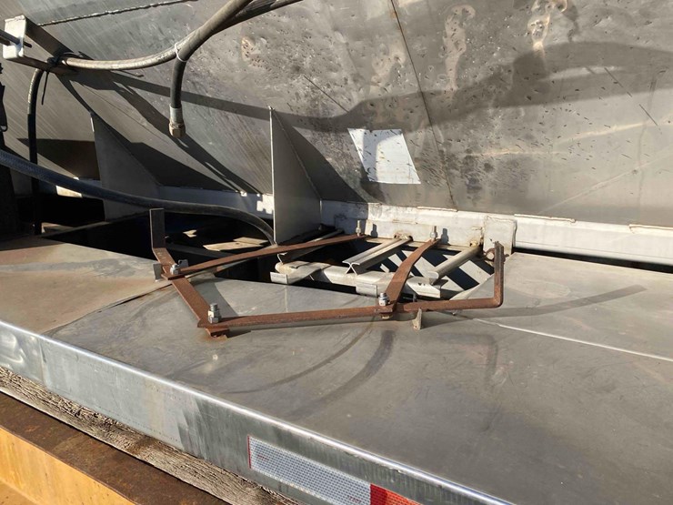 adams-ss-fertilizer-bed-image-19