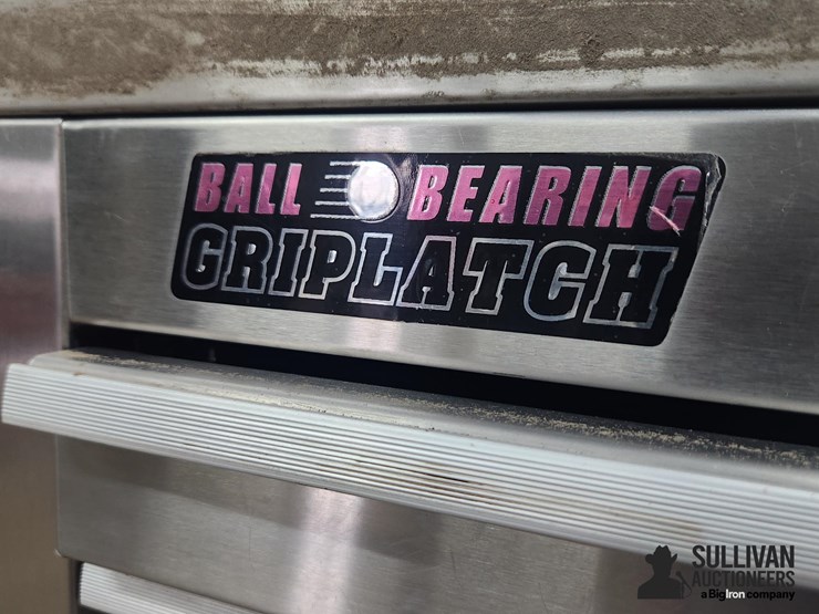 craftsman-ball-bearing-griplatch-tool-box-image-17