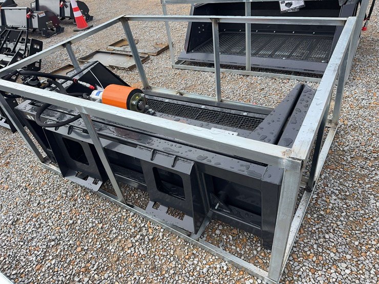 unused-skid-steer-screening-bucket-attachment-image-3