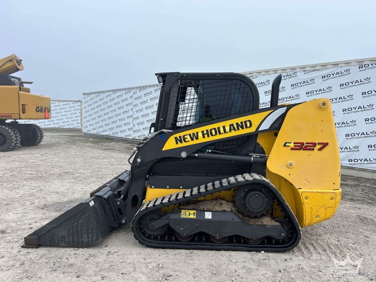 2023-new-holland-c327-image-30
