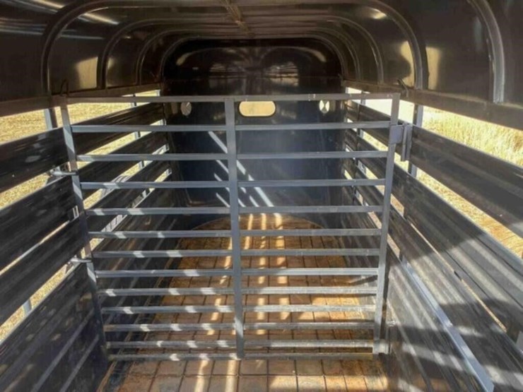 2012-ww-full-cover-stock-trailer-image-11