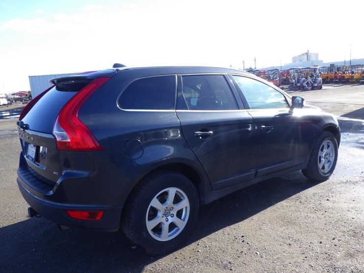 2012-volvo-xc60-image-3