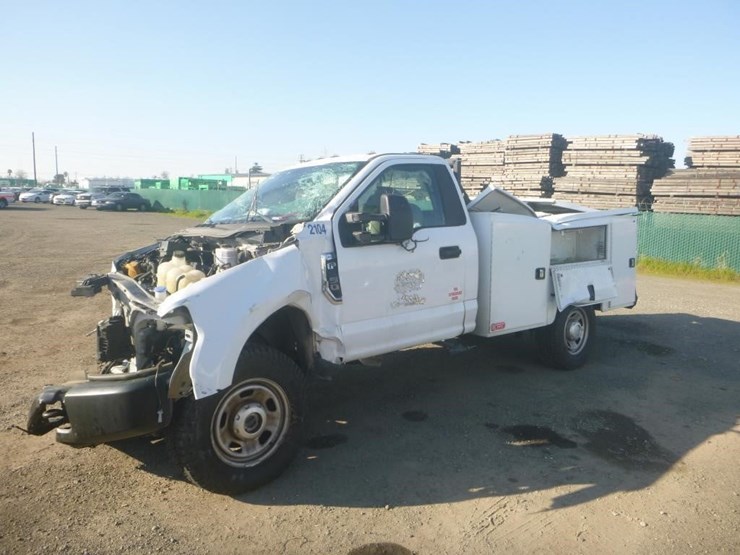 2021-ford-f350-image-1