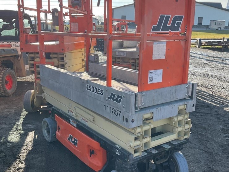 2011-jlg-1930es-image-9