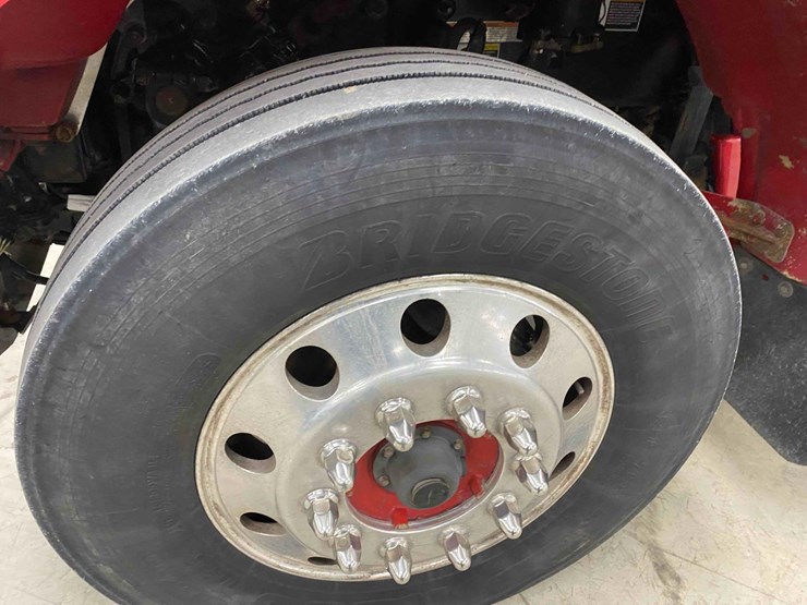 2014-peterbilt-365-image-57