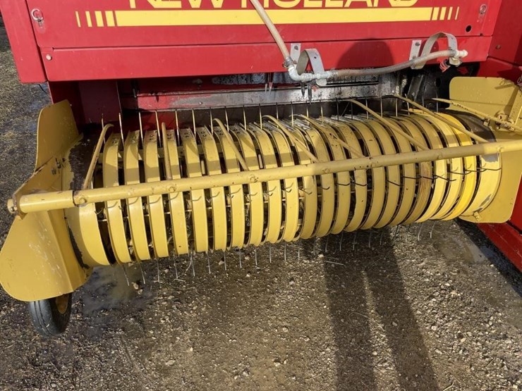 new-holland-565-image-6