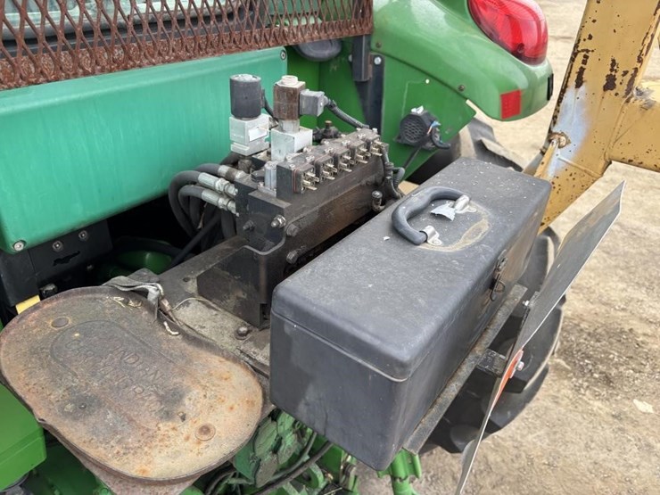 2003-john-deere-7220-image-12