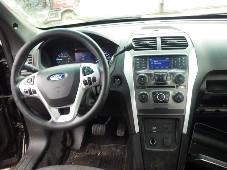 2014-ford-explorer-image-9