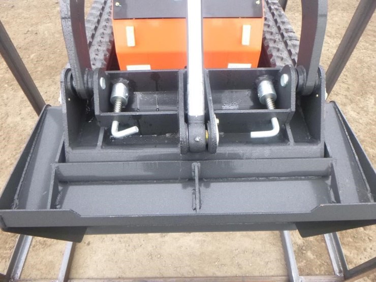 2025-agt-lrt23-skid-steer-track-loader-image-9