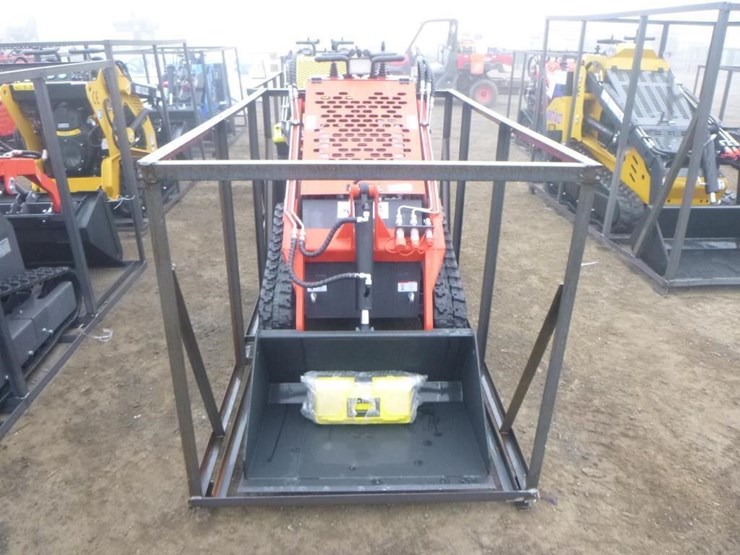 2025-agt-ysrt14-skid-steer-track-loader-image-5