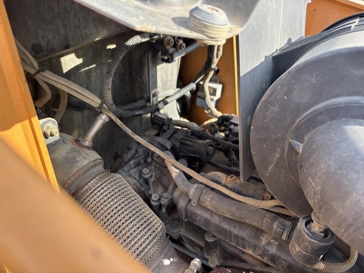 2018-case-580sn-image-29