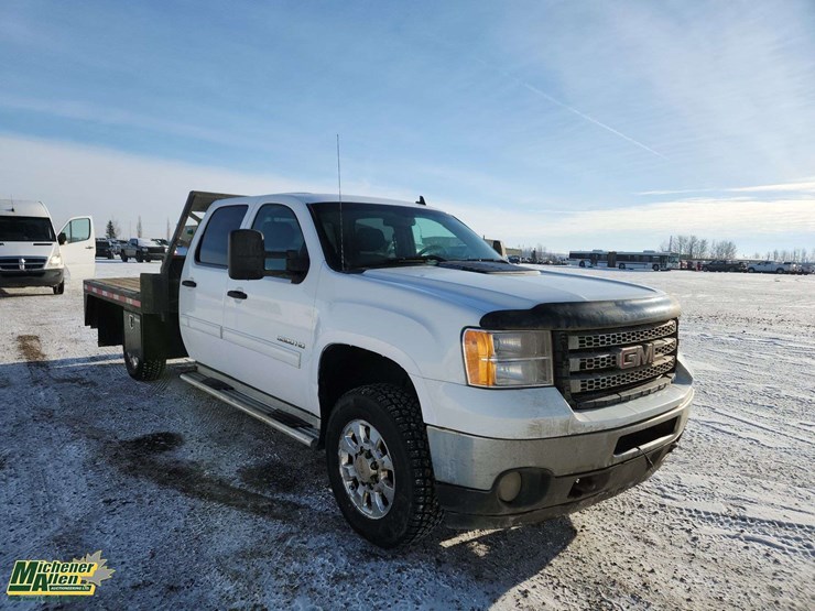 2013-gmc-sierra-3500hd-image-2