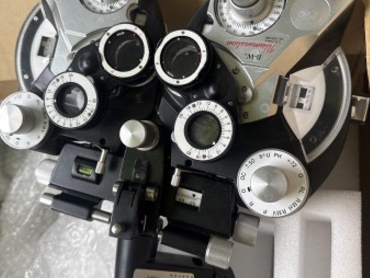 burton-auto-cross-7500-1-vision-testing-machine-image-2