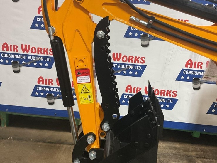 (inv.50030)-2025-miva-va13c-mini-excavator,-13.5-hp-gas-engine,-aux.-hydraulics,-manual-thumb,-image-12