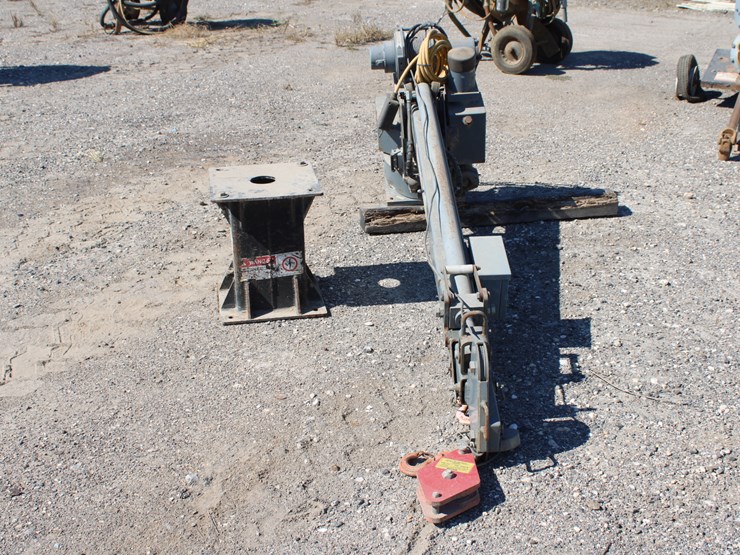 #1014-•-venturo-truck-mounted-crane-image-2