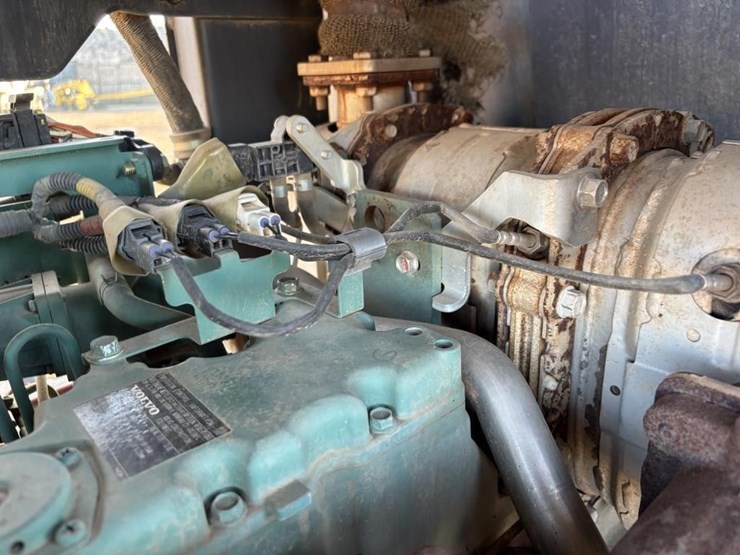 2013-volvo-sd75-image-44