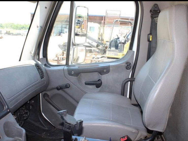 #2207-•-2019-freightliner-water-truck-image-5