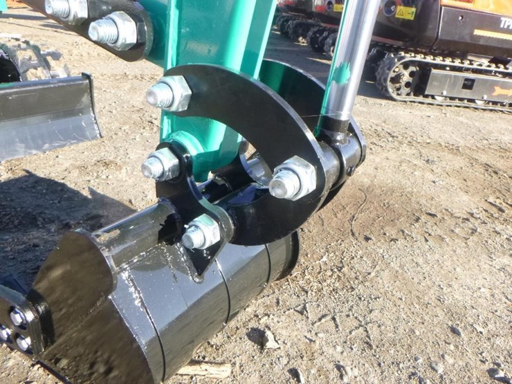 2025-agt-h15r-hydraulic-excavator-image-11