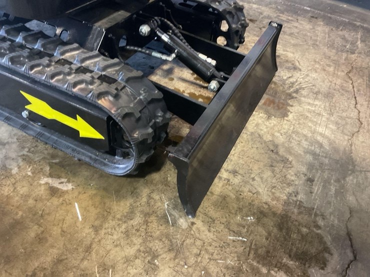 (inv.50040)-2025-miva-va13c-mini-excavator,-13.5-hp-gas-engine,-aux.-hydraulics,-blade,-15"-bucket-image-3