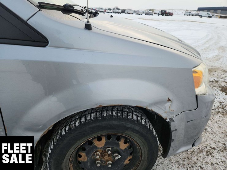 2013-dodge-grand-caravan-se-image-34