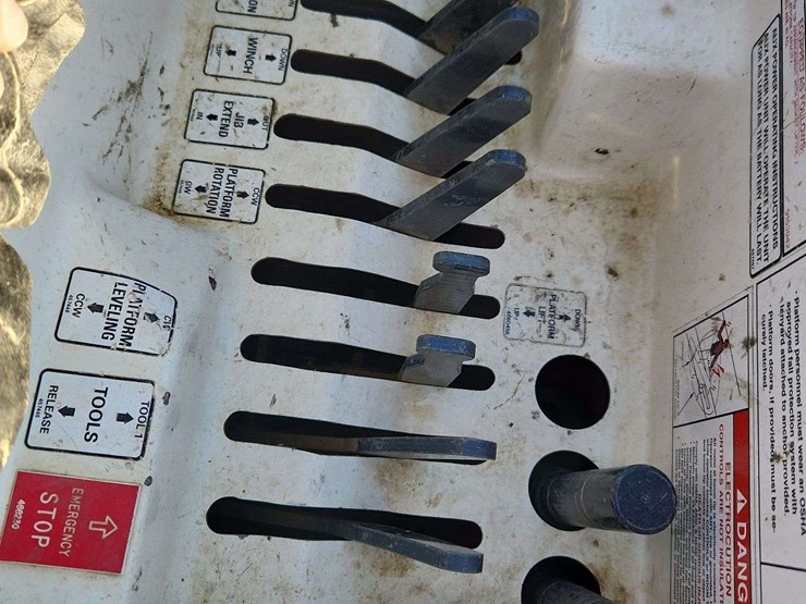 2008-freightliner-m2-106-image-41