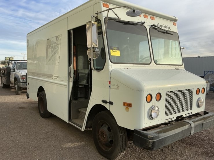 2002-workhorse-p20-delivery-van-image-4