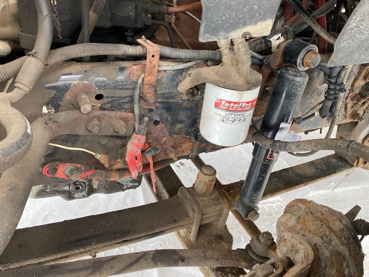 2005-sterling-at-9000-semi-tractor-image-31