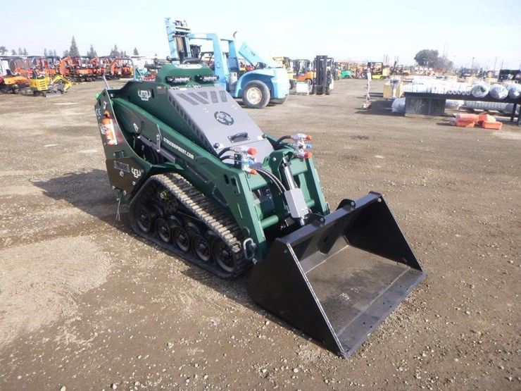 2026-kubota-d1703-image-2