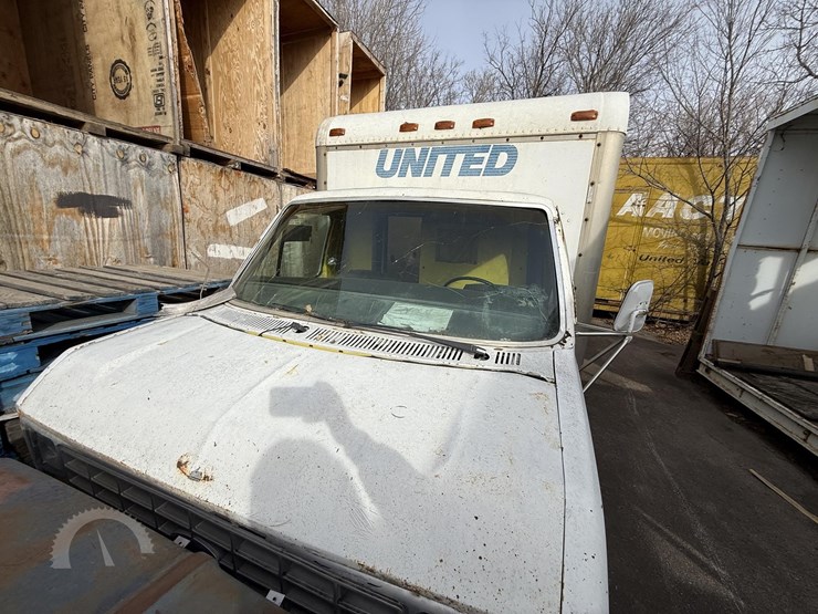 1985-ford-e350-image-12