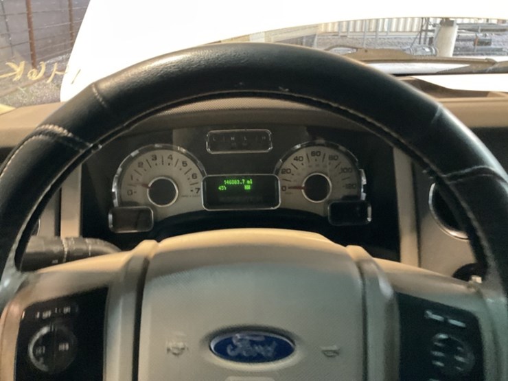 2014-ford-expedition-image-16