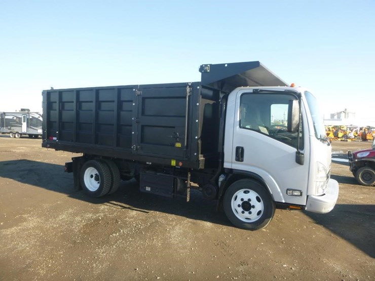 2018-isuzu-nqr-image-2