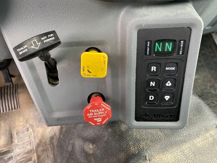 2015-ford-f750-image-36