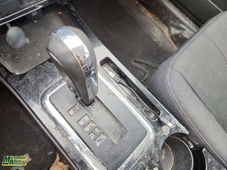 2011-mazda-tribute-image-17