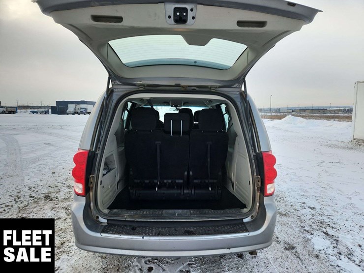 2013-dodge-grand-caravan-se-image-18