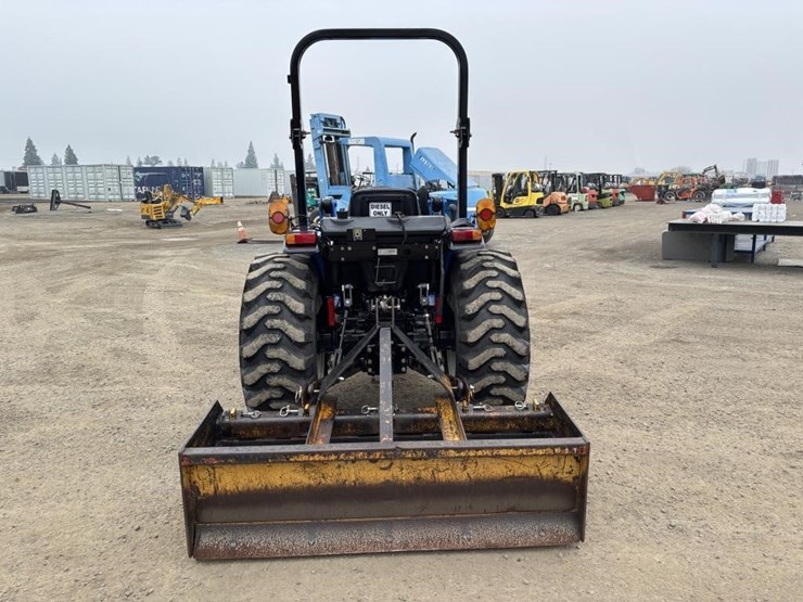 2017-new-holland-workmaster-40-image-8