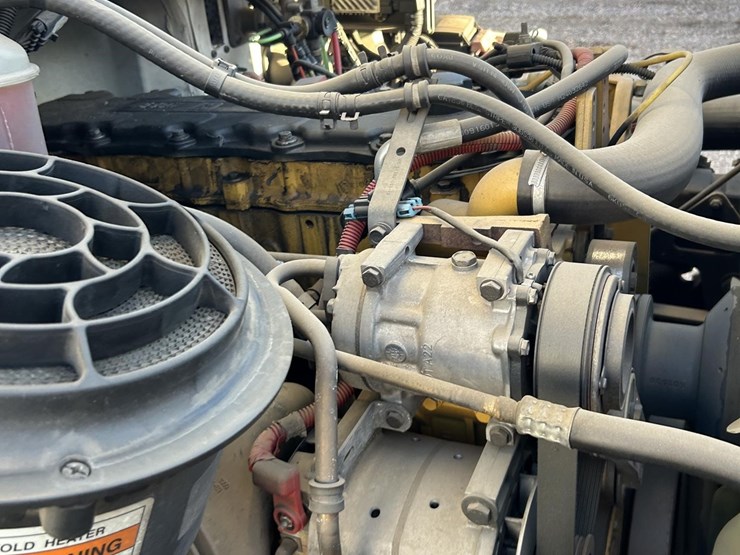 2007-freightliner-business-class-m2-106-image-66