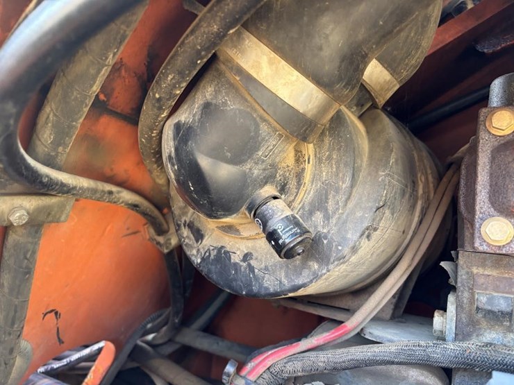 2005-jlg-8042-image-58