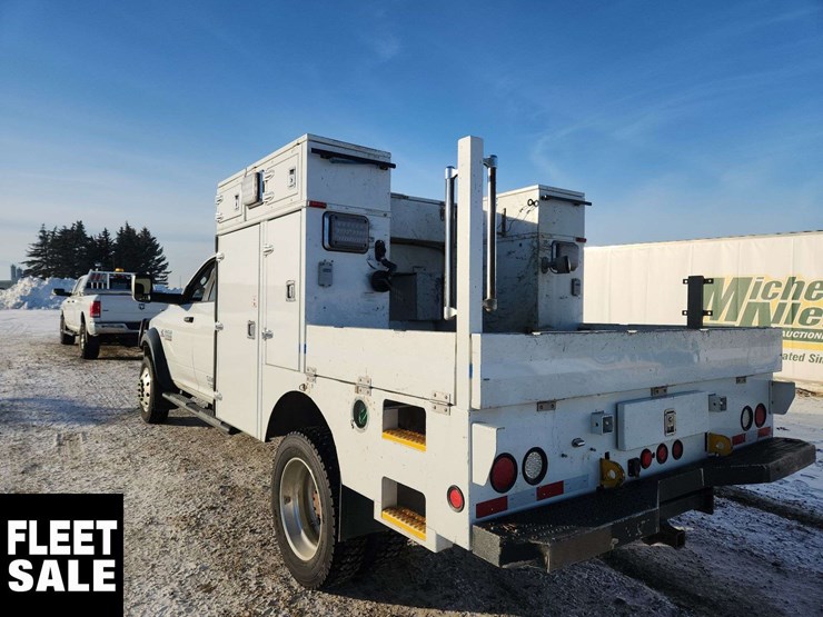 2014-ram-5500-4x4-s/a-service-truck-image-3