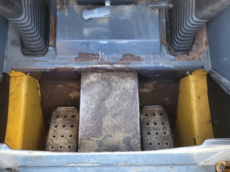 2018-deere-314g-image-42