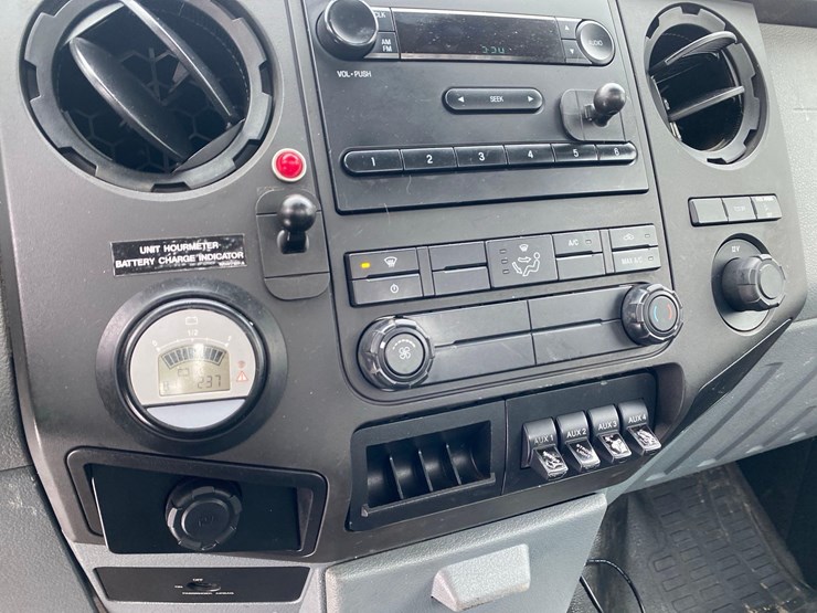 2014-ford-f350-sd-image-29