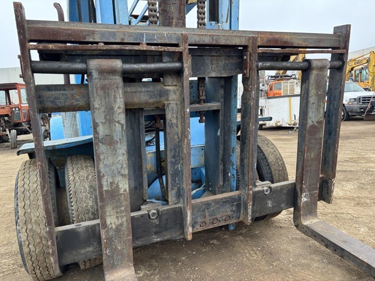 hyster-h300a-forklift-image-11