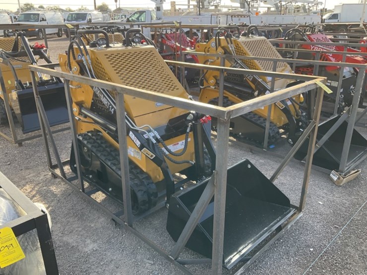 2025-agt-mx-mrt14-stand-up-skid-steer-image-1