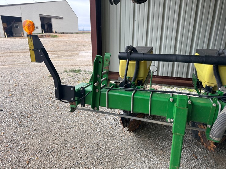 john-deere-1725-image-32