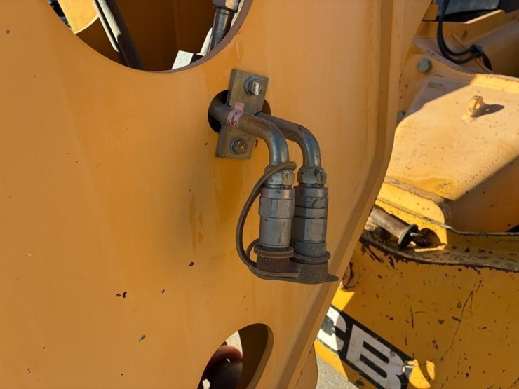 2019-jcb-512-56-image-10