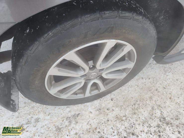 2015-nissan-pathfinder-image-9