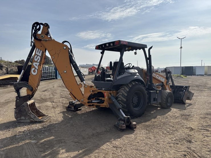 2018-case-580sn-image-3